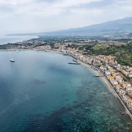 A Due Passi... ジャルディーニ・ナクソス