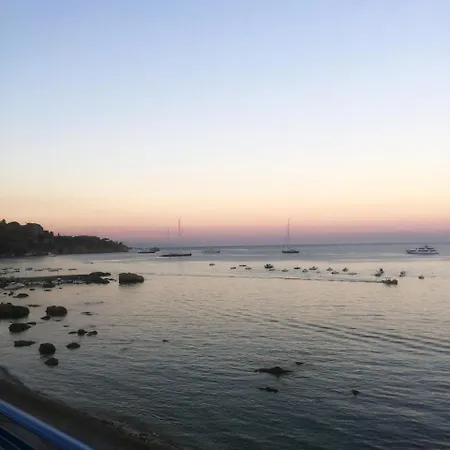 アパート A Due Passi...