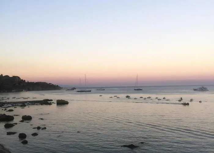 Apartment A Due Passi...